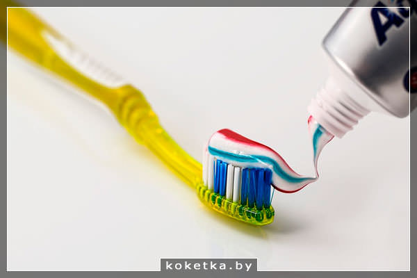 Зубная щётка и паста для правильной чистки зубов 