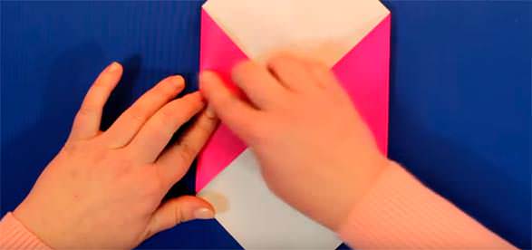 Делаем сумочку оригами из цветной бумаги