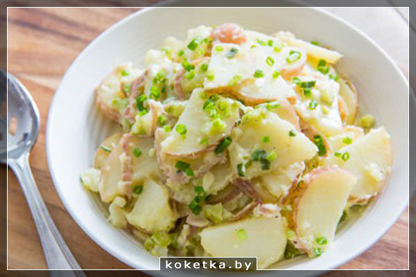 Картофельный салатик - очень простое и сытное блюдо
