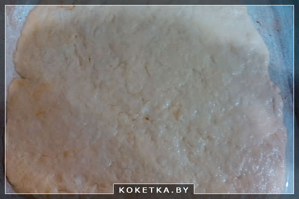 Домашняя пицца "Лисичка" фото рецепт раскатываем тесто в лепешку