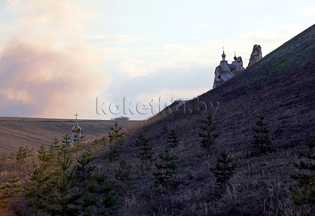 Пещерный монастырь из мела