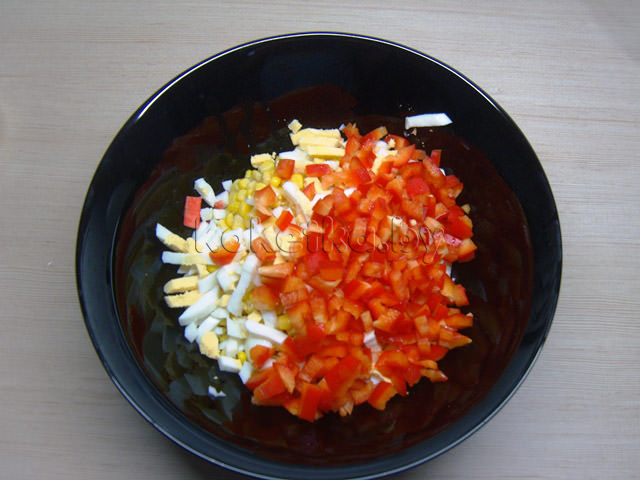 Крабовый салат с перцем
