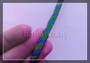 Плетение полосатой фенечки из ниток