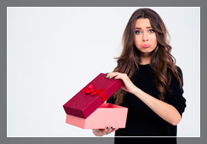Топ-10 худших новогодних подарков для женщин